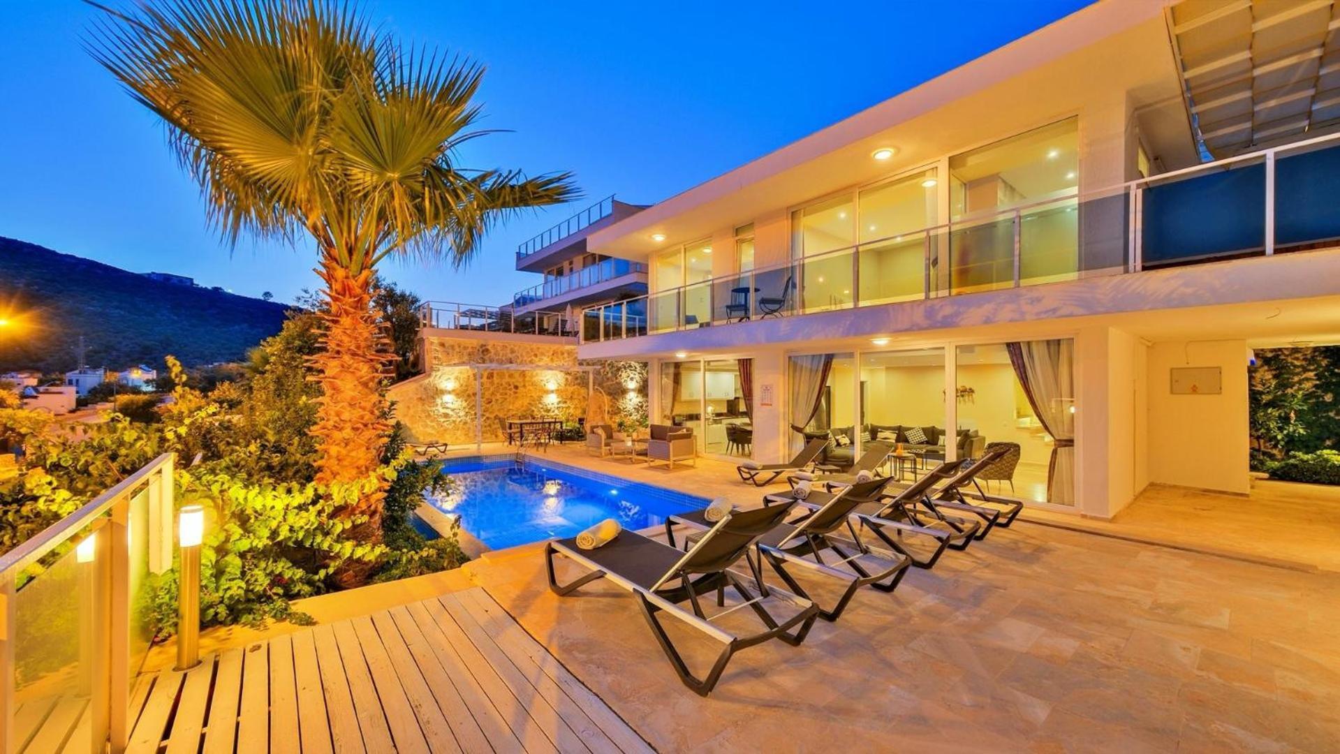 4 Bedroom 6630